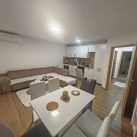 Apartmaji Kusur Appartement Jesenice